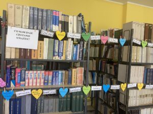 Maj w szkolnej bibliotece