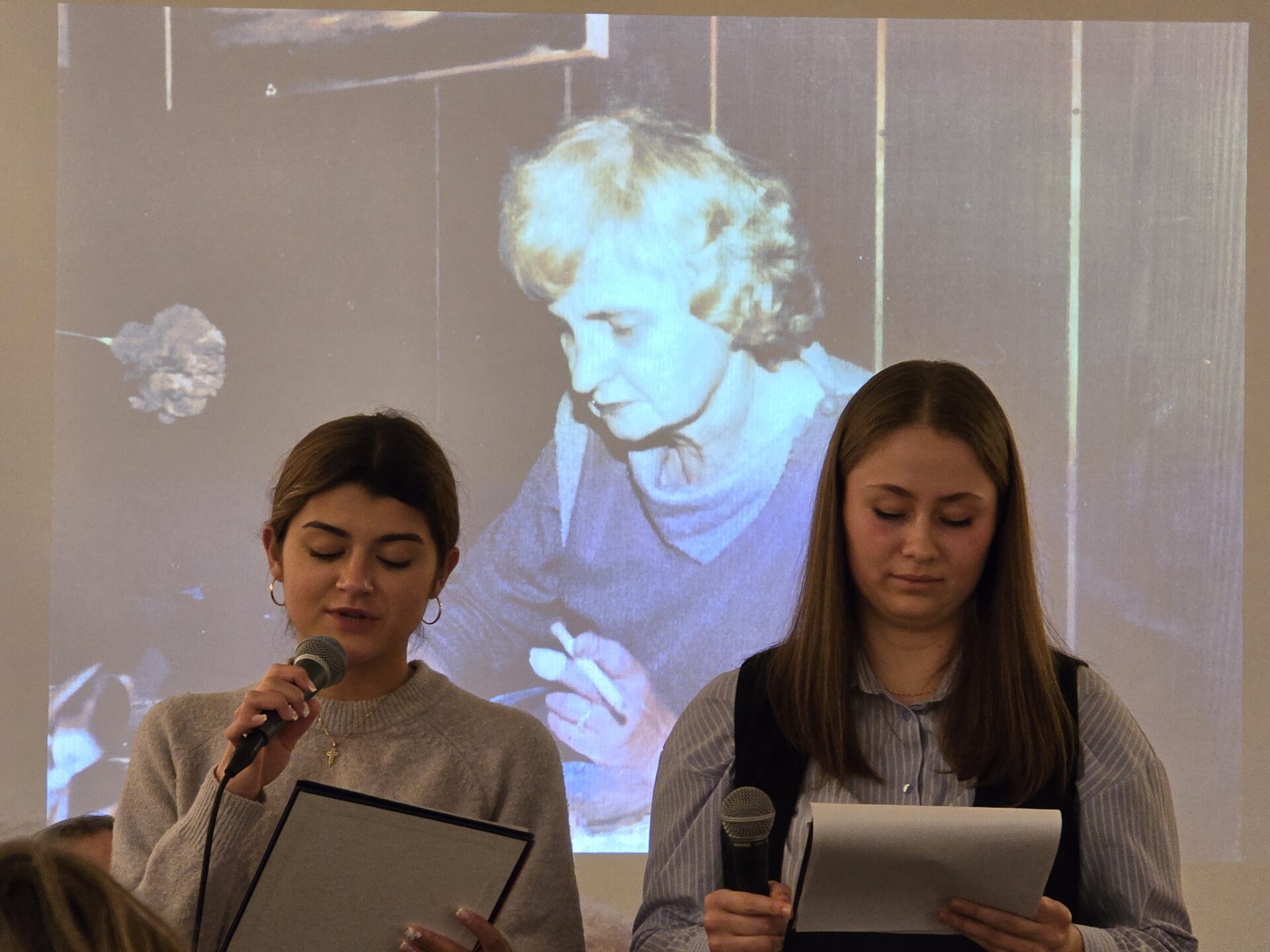 Jubileusz Za o ycielki Klubu Literackiego Na Wyspie Liceum Jubileusz Za o ycielki Klubu Literackiego Na Wyspie Liceum
